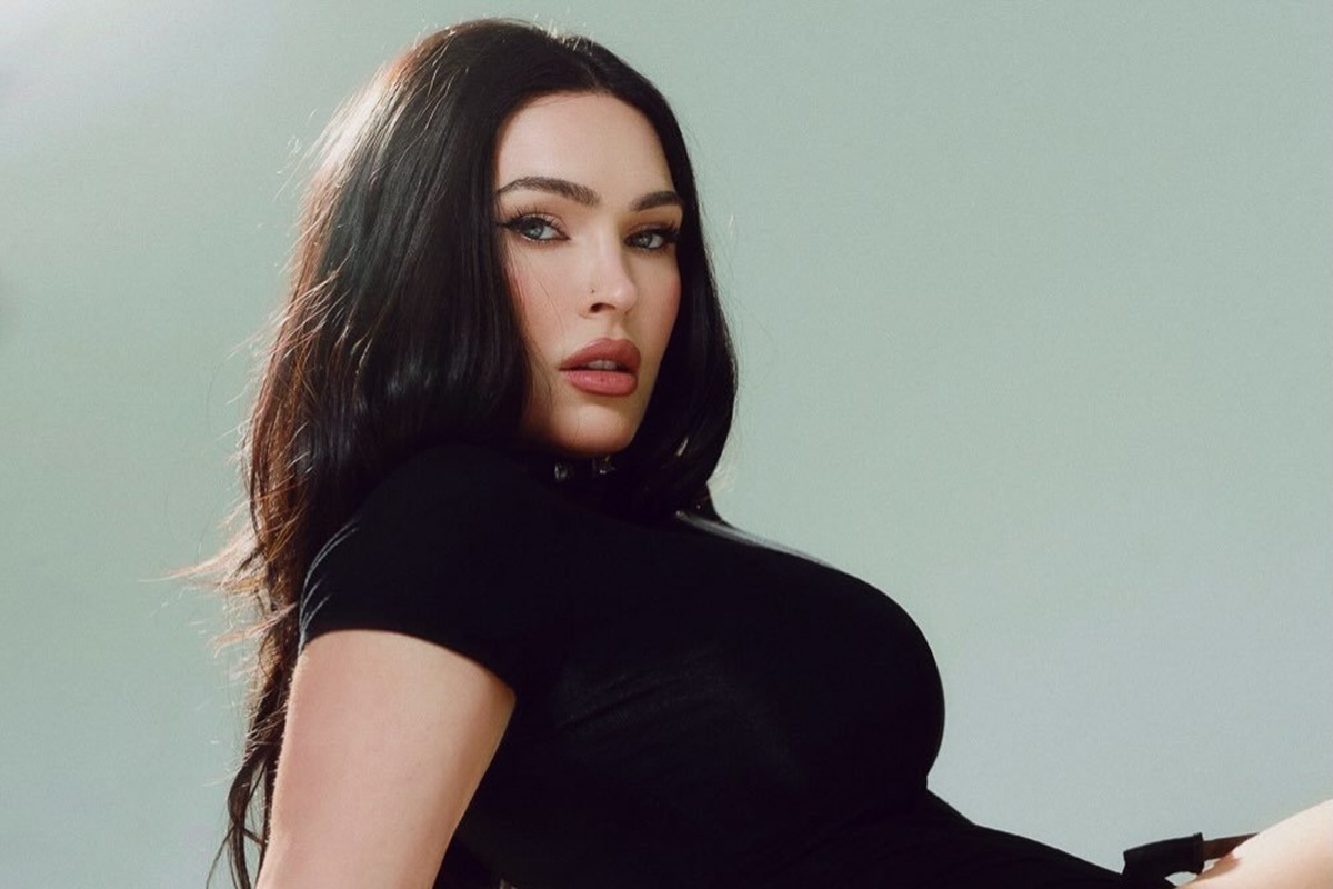 Η Μέγκαν Φοξ ποζάρει αποκαλυπτικά και ανεβάζει τη θερμοκρασία στα ύψη!