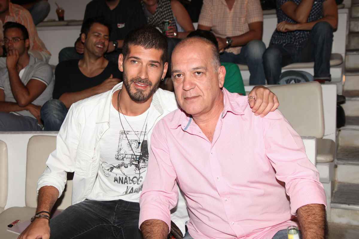 Αντώνης Γούναρης: Γύρισε ο γιος του που είχε εγκλωβιστεί στη Μέση Ανατολή