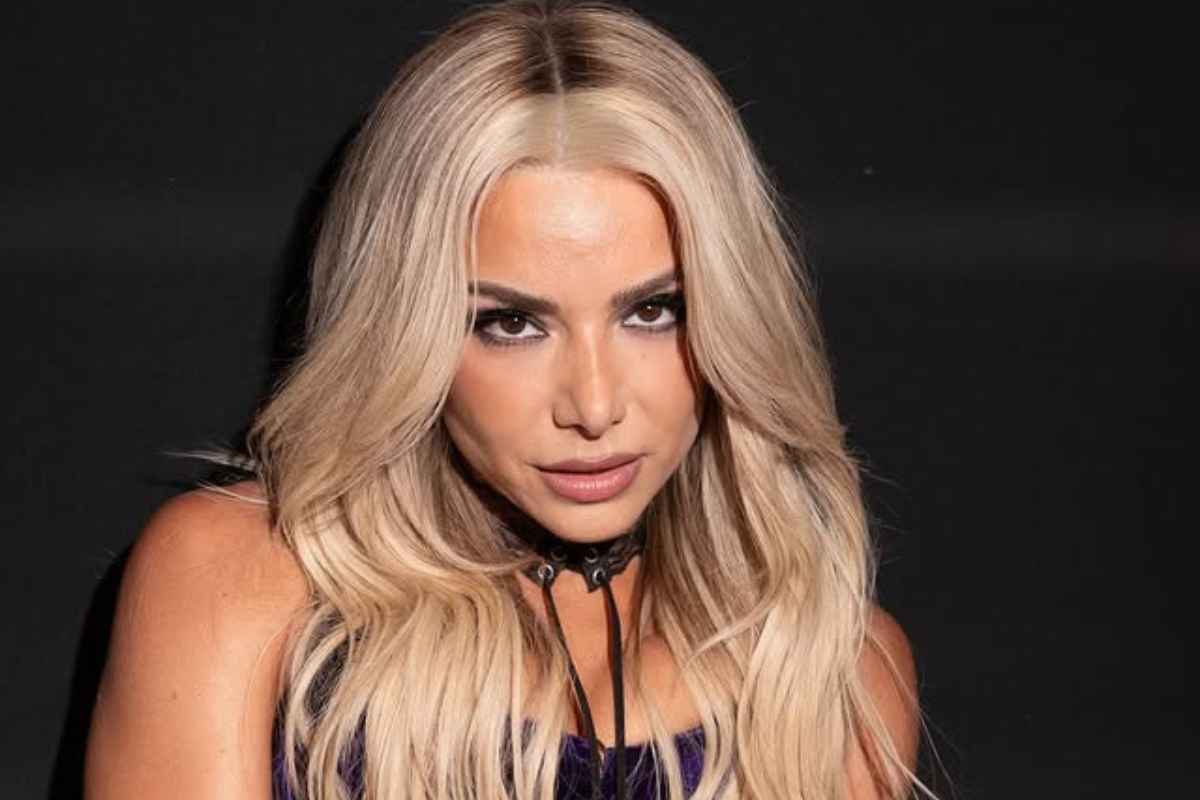 Josephine σε check in μετά μουσικής