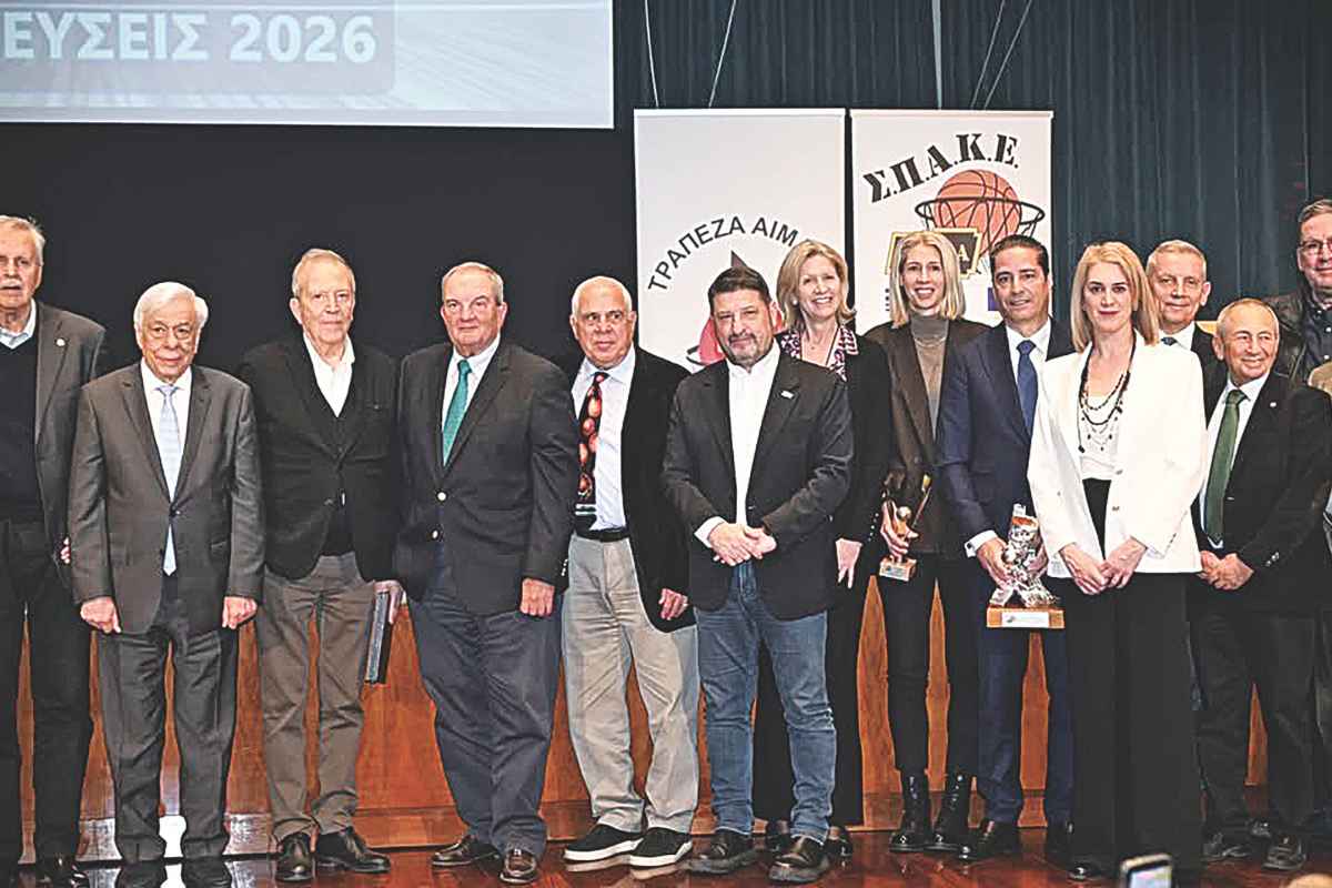 «Τρίποντος» Καραμανλής!