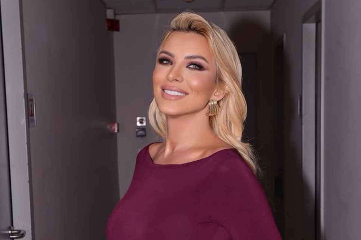 Κατερίνα Καινούργιου: «Από "η ξανθιά με τη μπούκλα" και "η χαζή"… στην κορυφή της πρωινής ζώνης»