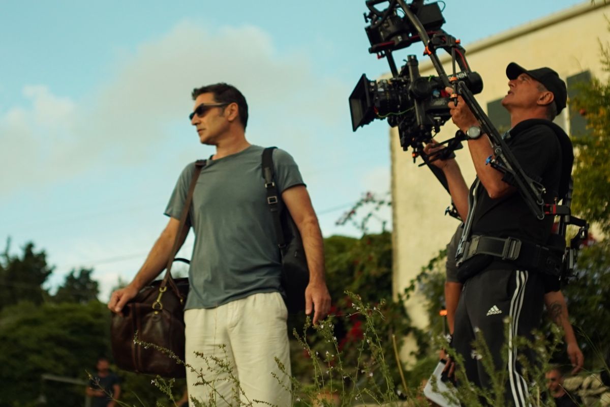 Maestro: Ο Παπακαλιάτης ανέβασε backstage φωτογραφίες από τα νέα γυρίσματα