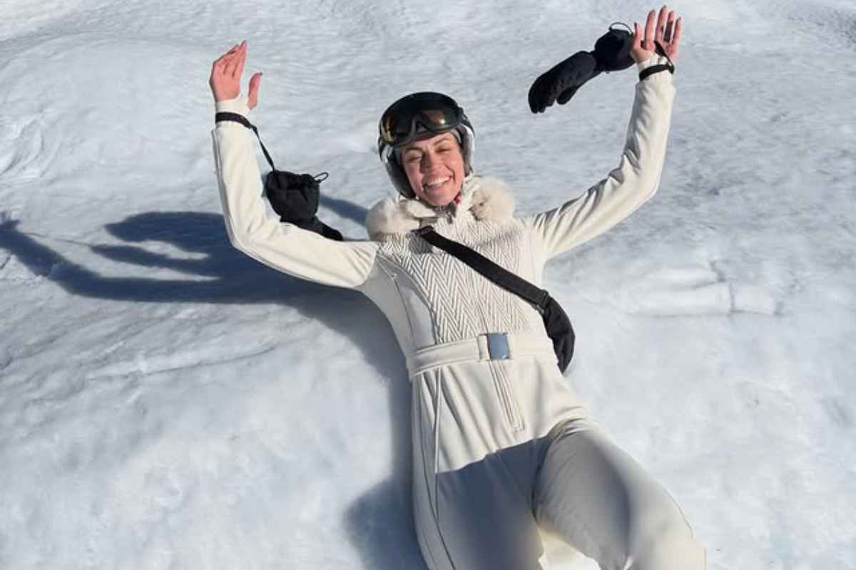 Τα γράφει στο... χιόνι